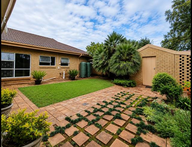 3 BEDROOM TOWNHOUSE FOR SALE IN THREE RIVERS
